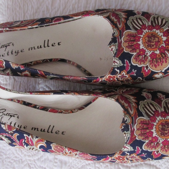 BETTYE MUELLER FLOWER FLORAL SLINGBACK SHOES 6.5 - Picture 4 of 7